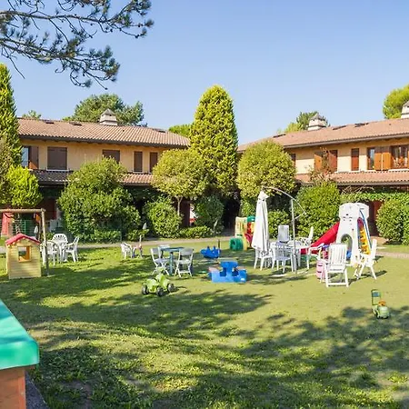 Residence Borgo Stella Marina Bibione Buitenkant foto